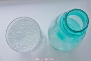 Koolzuurhoudend water met limoensap